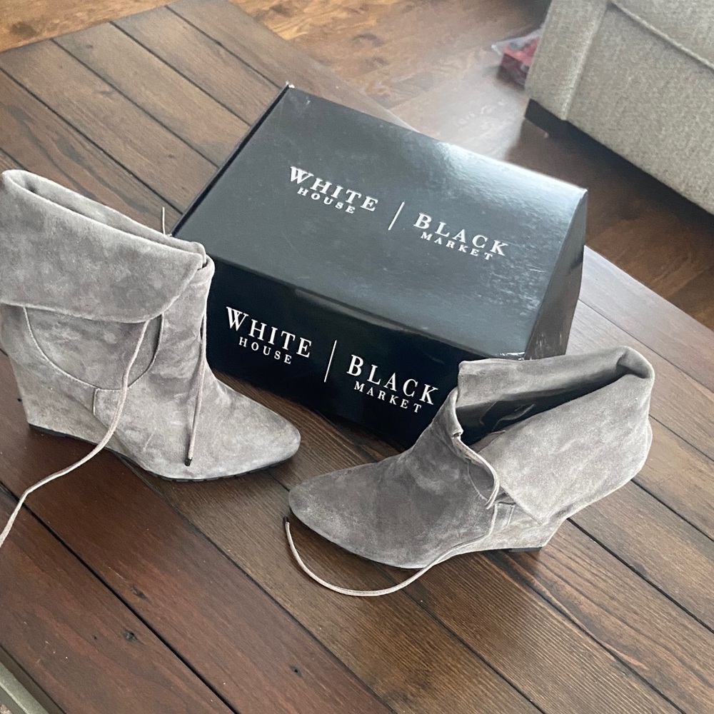 White House Black Market Britton Cuffed Wedge Suede Booties Light Gray Size 7